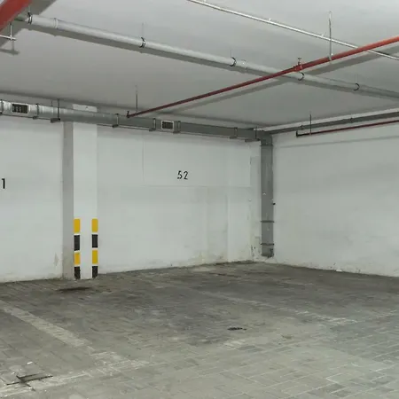 Grey - Thom - Parking Free Poznań